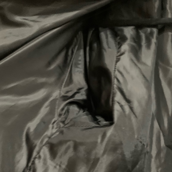 Black Peach Skin Cropped Bubble Puffer Jacket by Pretty Little Thing. Size 6 - Picture 5 of 11